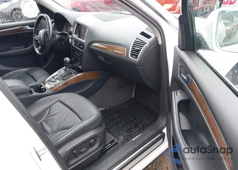 2010 Audi Q5 3.2 Premium z USA, uszkodzony, nr VIN WA1LKAFP4AA088431